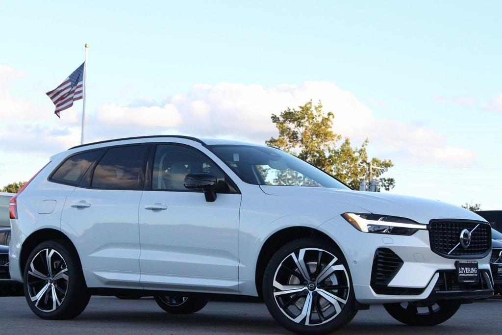 new 2025 Volvo XC60 Plug-In Hybrid car