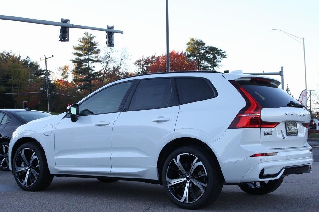 new 2025 Volvo XC60 Plug-In Hybrid car