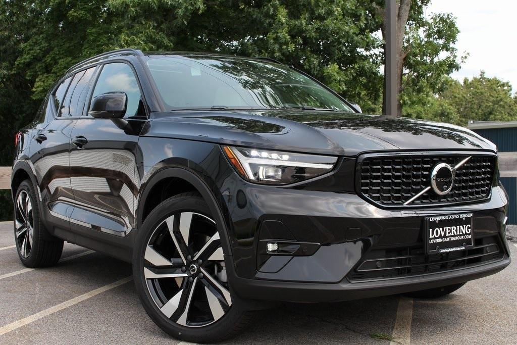 new 2025 Volvo XC40 car