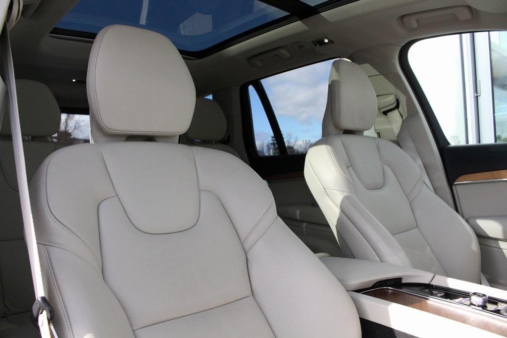 used 2022 Volvo XC90 car, priced at $37,408