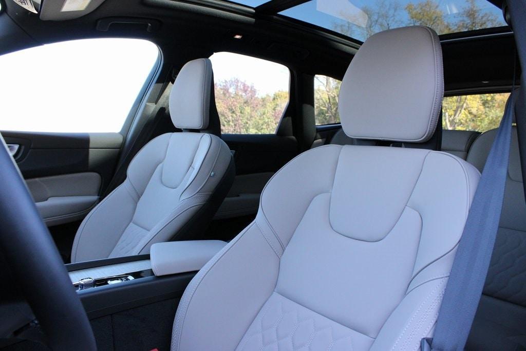 new 2026 Volvo XC60 car, priced at $58,360