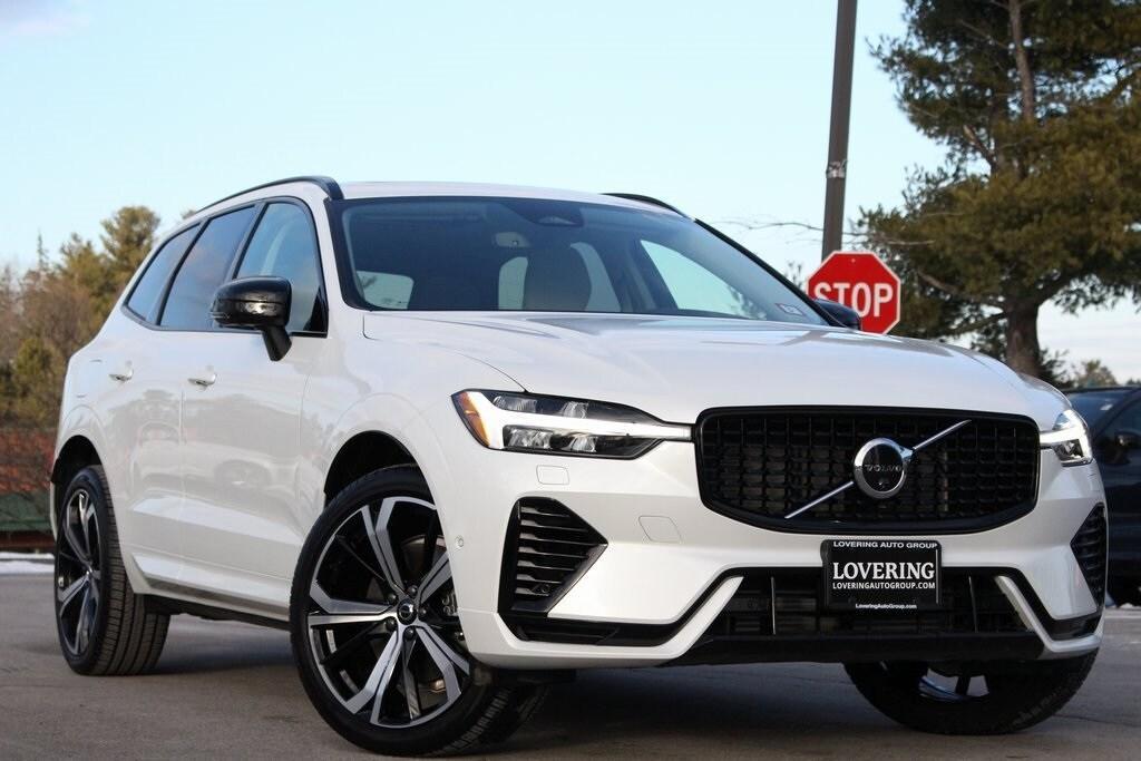 new 2025 Volvo XC60 Plug-In Hybrid car