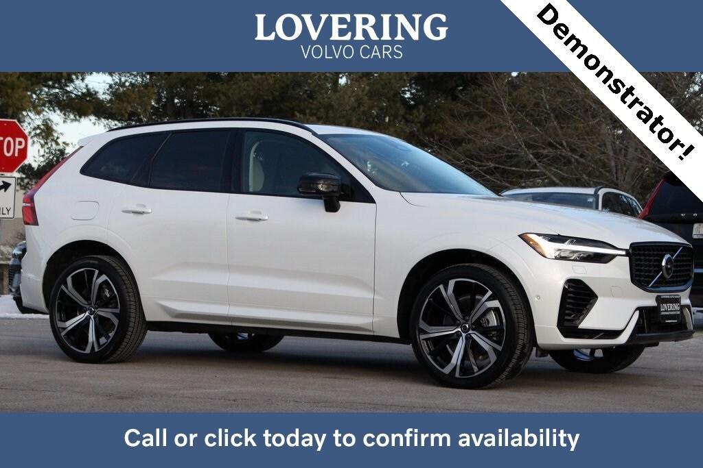 new 2025 Volvo XC60 Plug-In Hybrid car