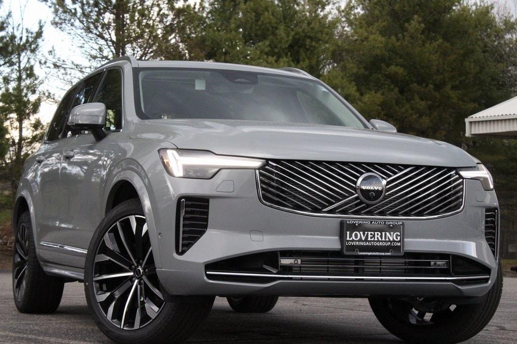 new 2025 Volvo XC90 Plug-In Hybrid car