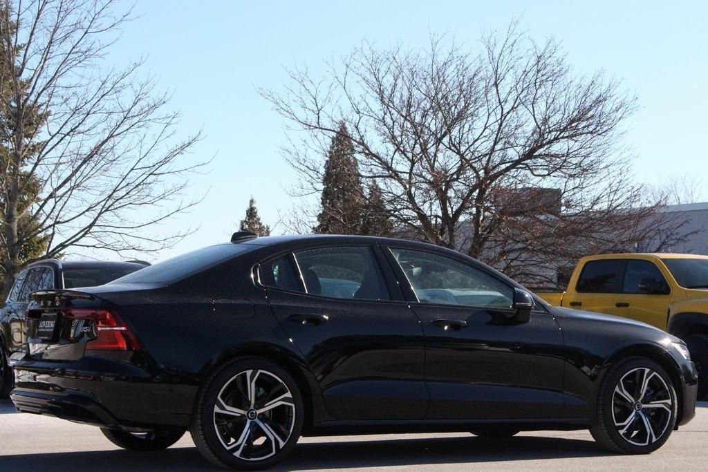 new 2025 Volvo S60 car