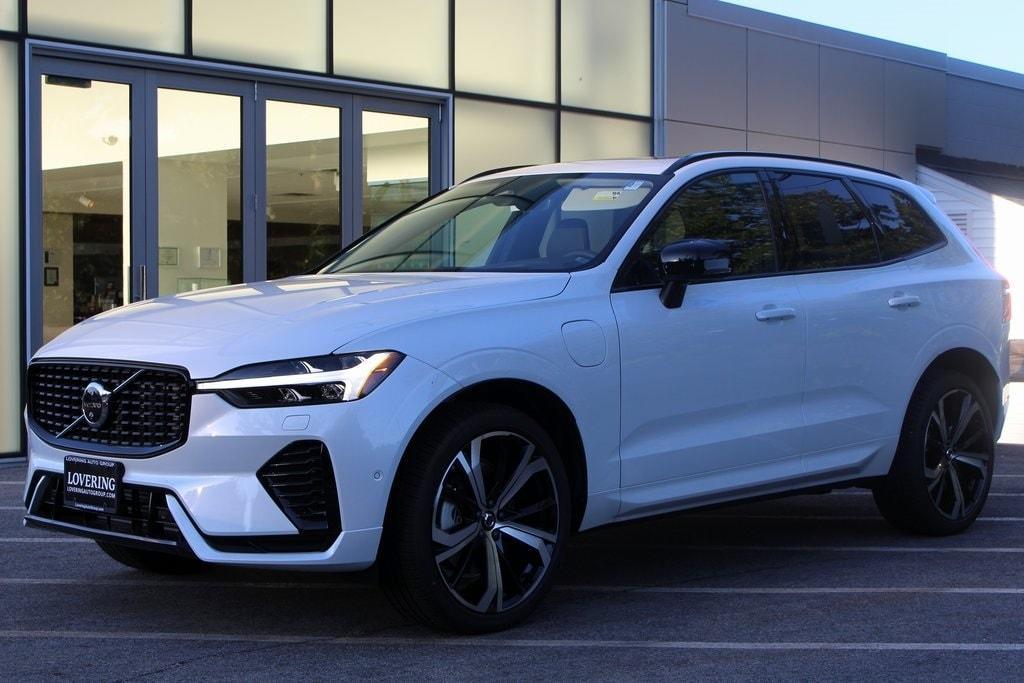 new 2025 Volvo XC60 Plug-In Hybrid car