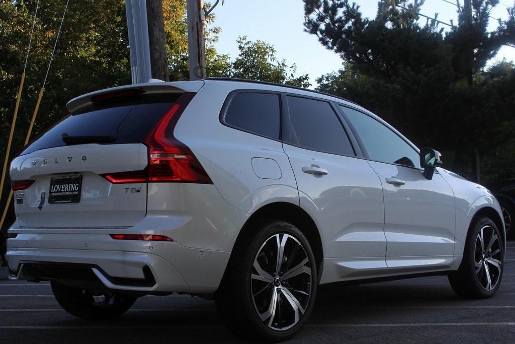 new 2025 Volvo XC60 Plug-In Hybrid car