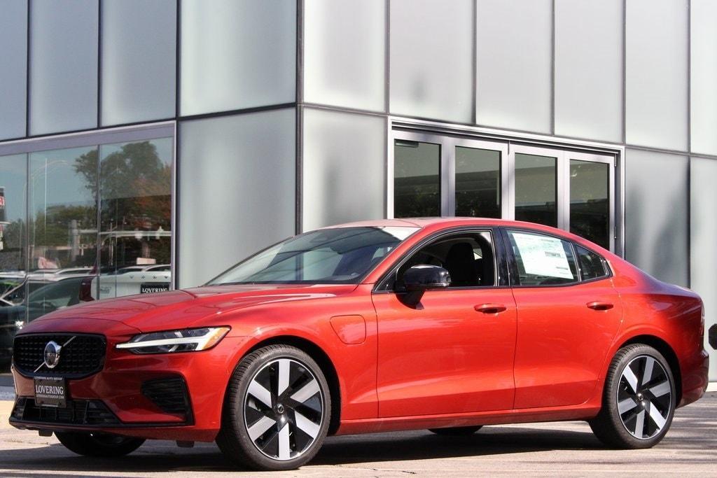 new 2025 Volvo S60 Plug-In Hybrid car, priced at $59,065