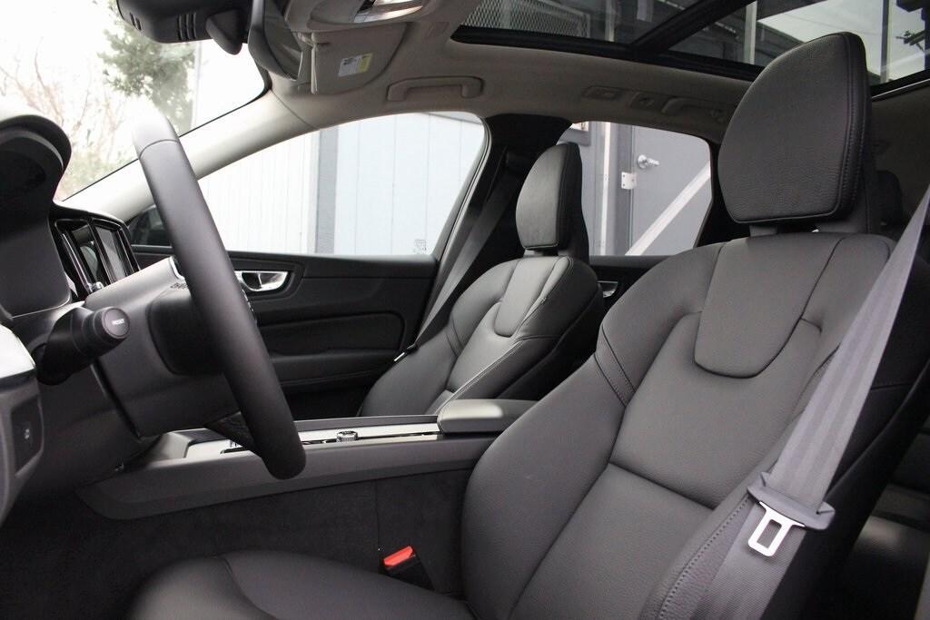 new 2025 Volvo XC60 car