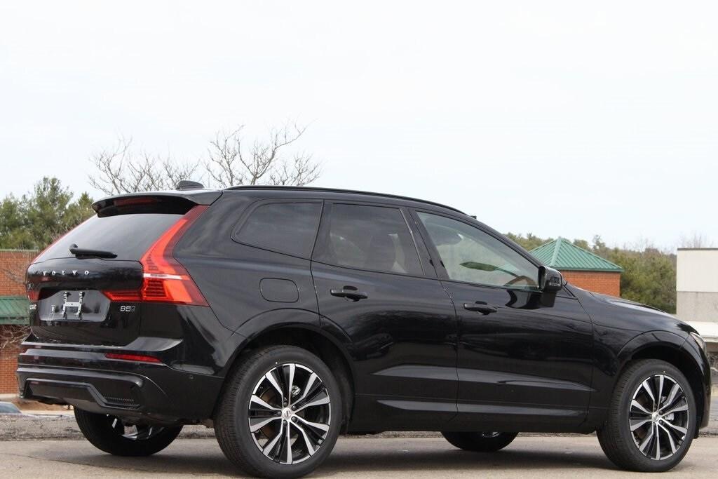 new 2025 Volvo XC60 car