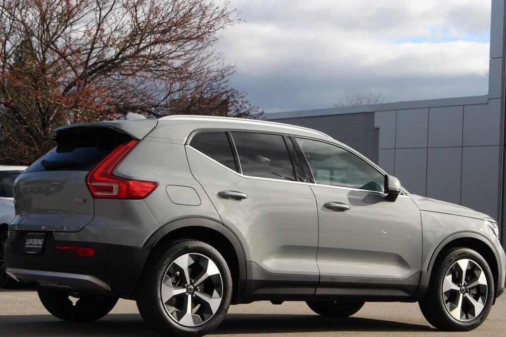 new 2025 Volvo XC40 car