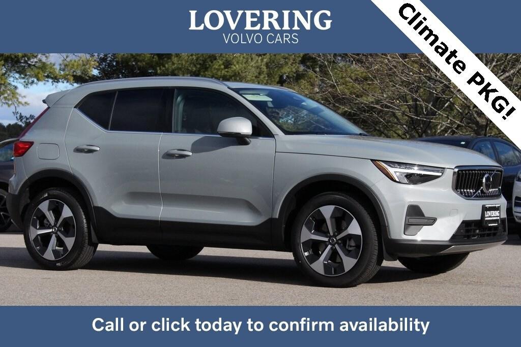 new 2025 Volvo XC40 car