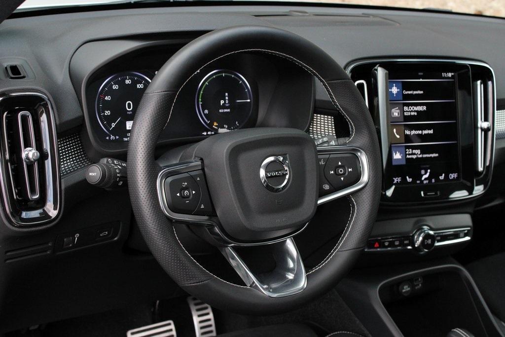 used 2021 Volvo XC40 car, priced at $30,977
