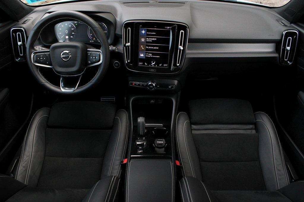 used 2021 Volvo XC40 car, priced at $30,977