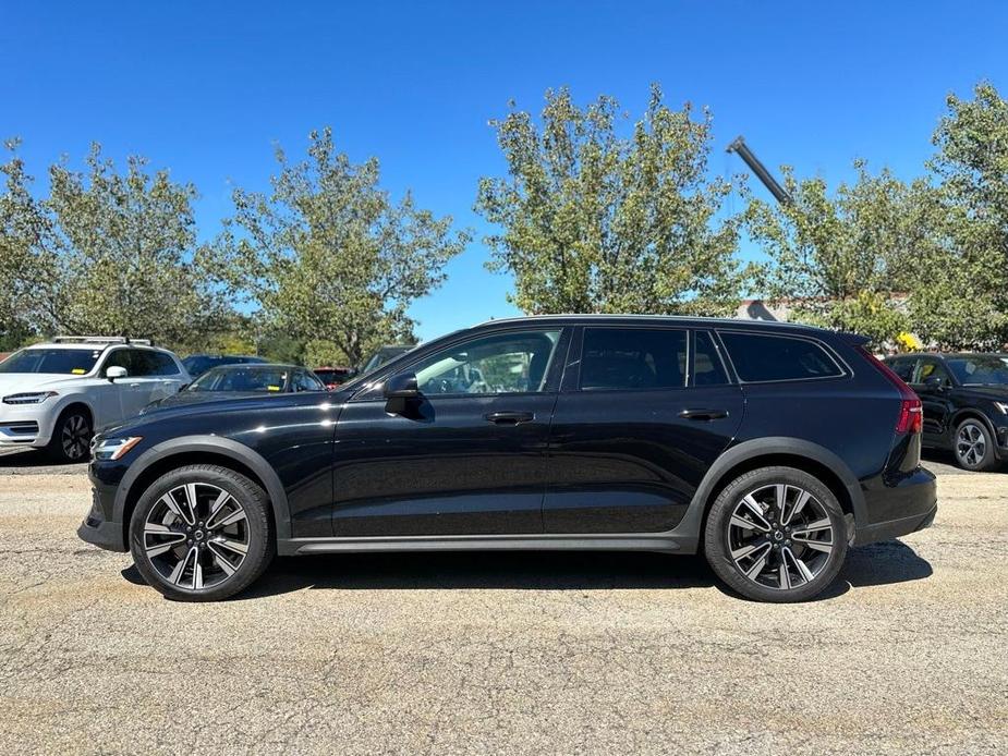 used 2022 Volvo V60 Cross Country car, priced at $36,739