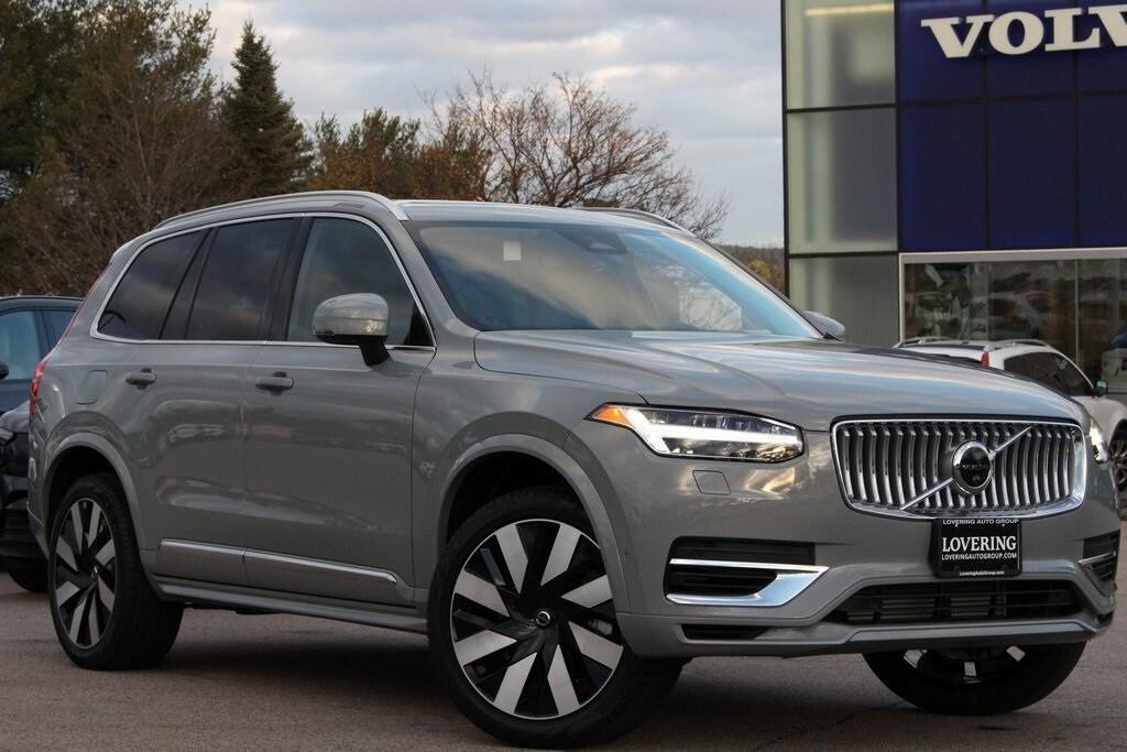 new 2025 Volvo XC90 Plug-In Hybrid car