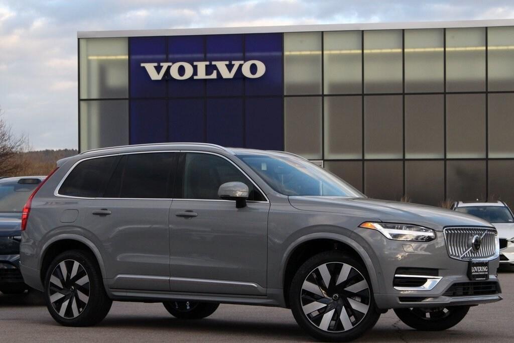 new 2025 Volvo XC90 Plug-In Hybrid car