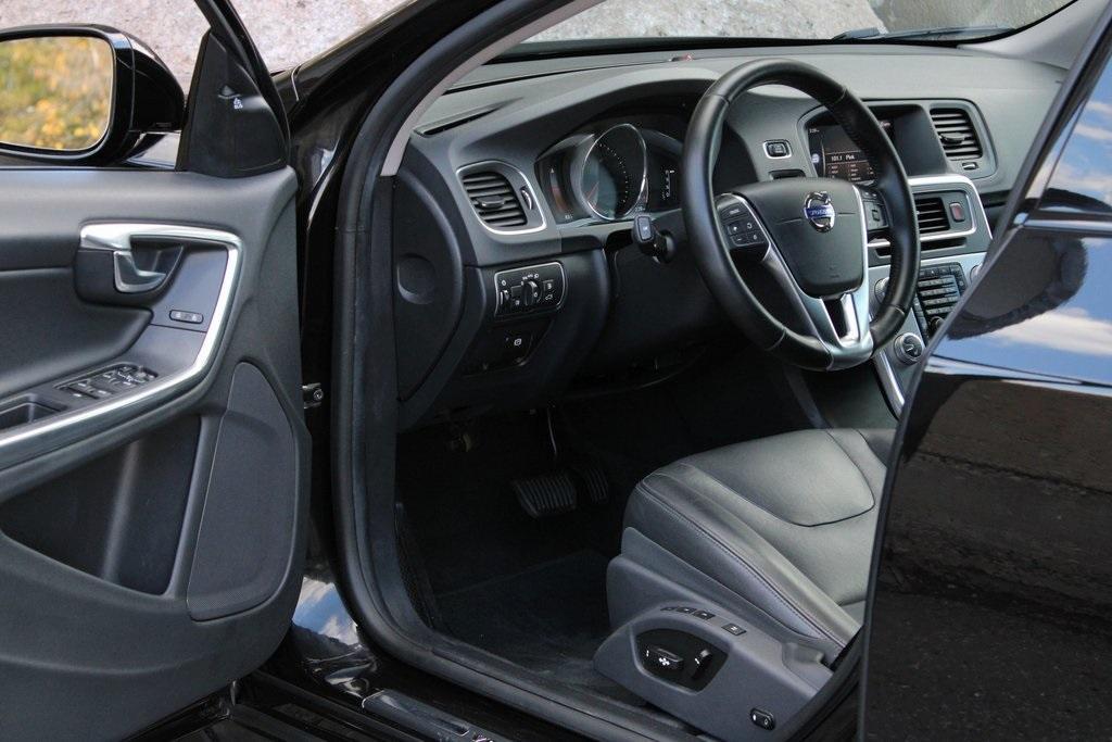 used 2018 Volvo V60 Cross Country car, priced at $17,888
