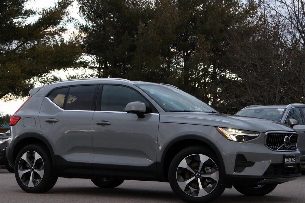 new 2025 Volvo XC40 car