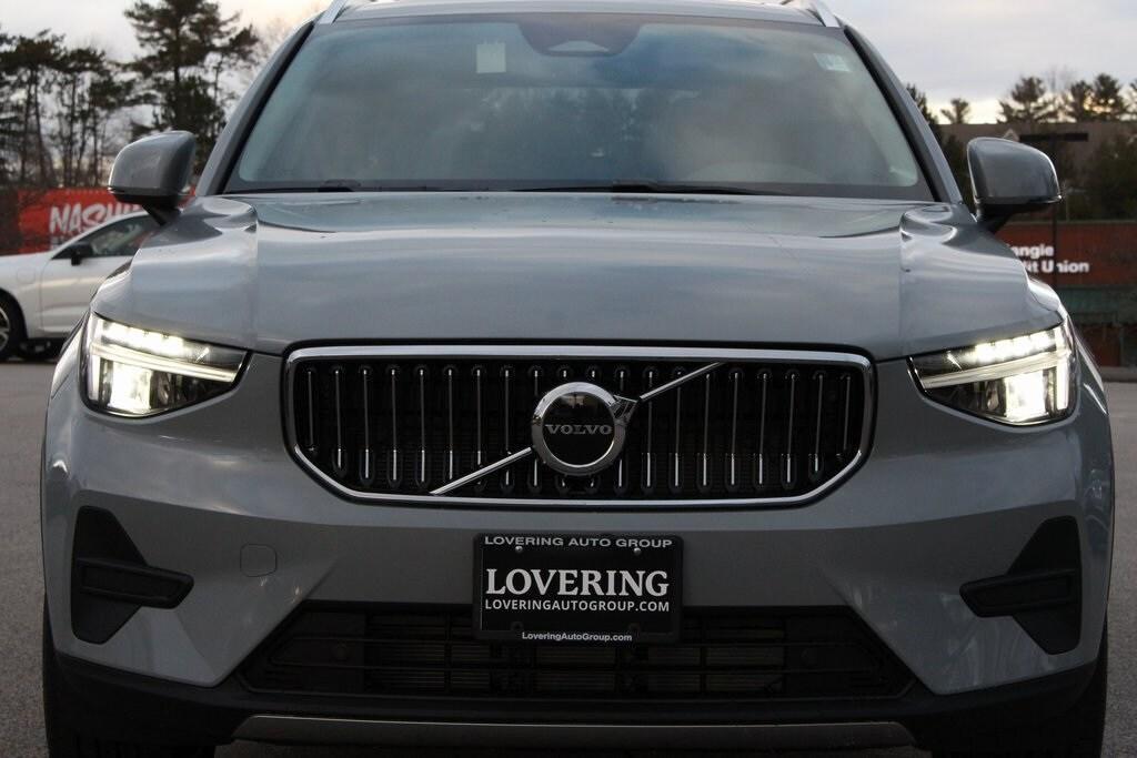 new 2025 Volvo XC40 car