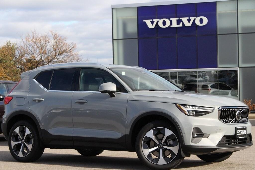 new 2025 Volvo XC40 car