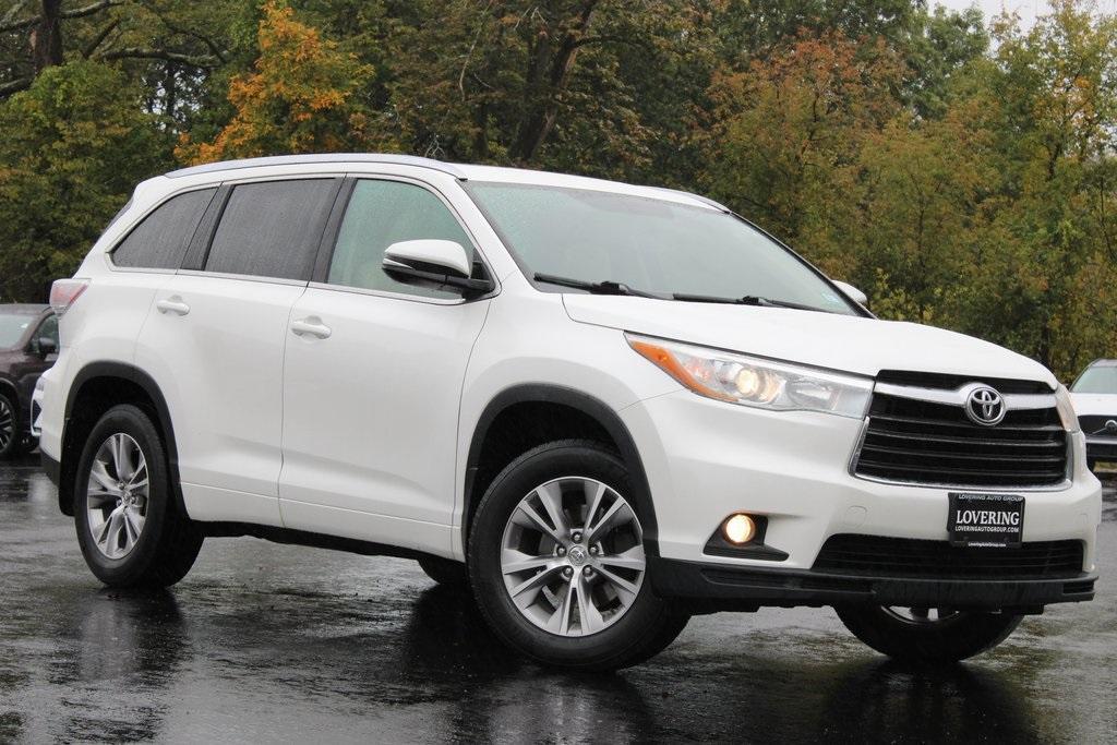 used 2015 Toyota Highlander car, priced at $15,977