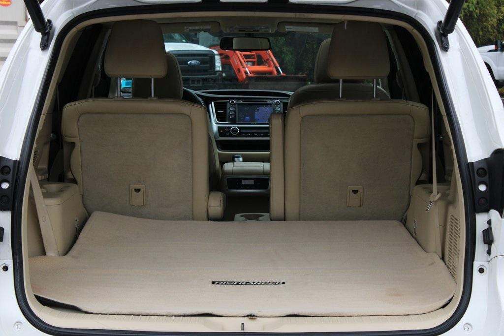 used 2015 Toyota Highlander car, priced at $15,977
