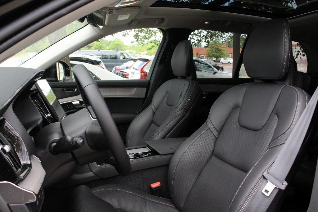new 2025 Volvo XC90 Plug-In Hybrid car, priced at $83,645