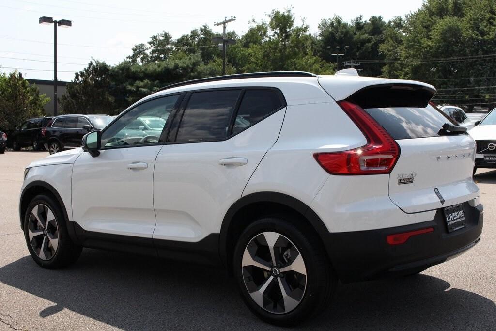 new 2025 Volvo XC40 car