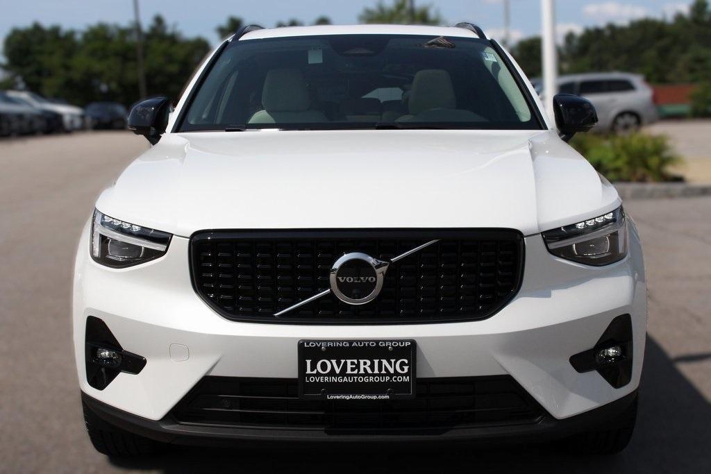 new 2025 Volvo XC40 car