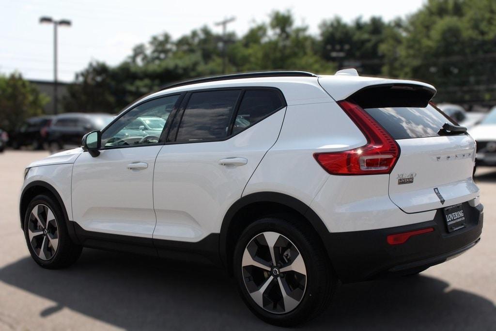 new 2025 Volvo XC40 car