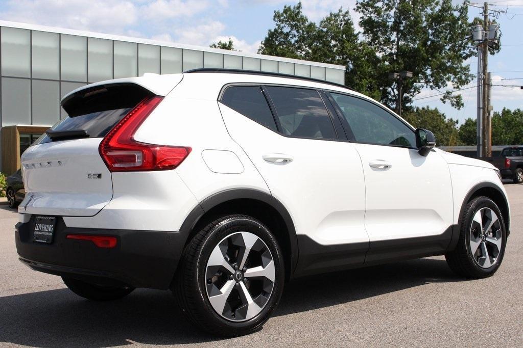 new 2025 Volvo XC40 car