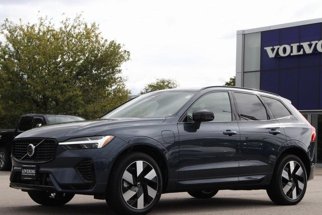 new 2025 Volvo XC60 Plug-In Hybrid car