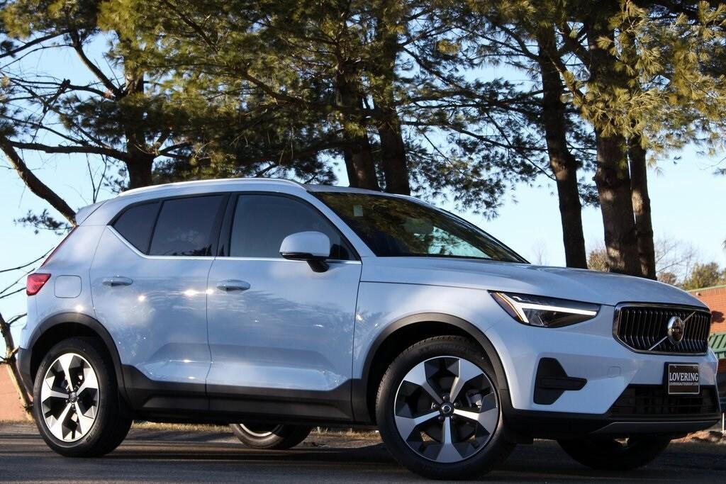 new 2025 Volvo XC40 car