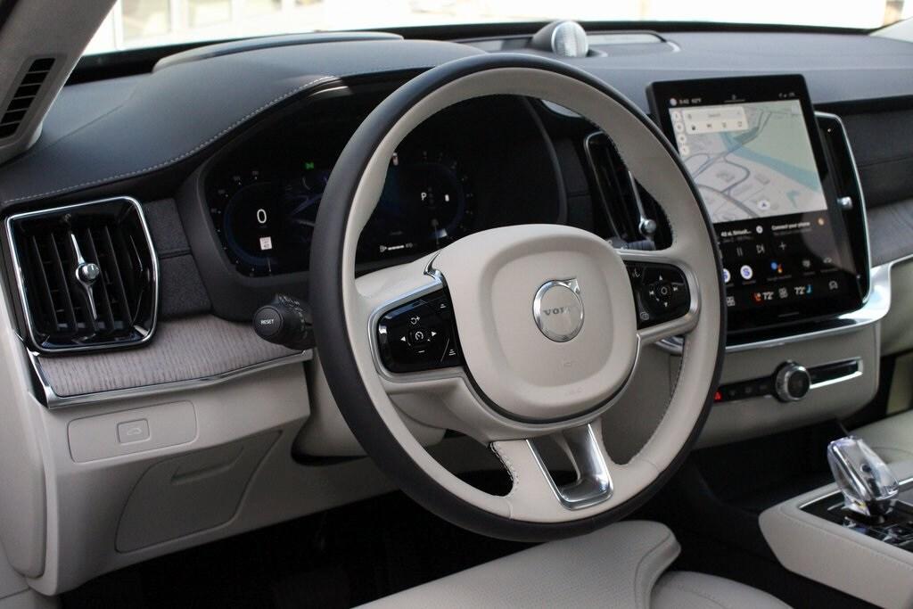 new 2025 Volvo XC90 car