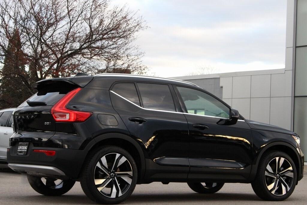 new 2025 Volvo XC40 car