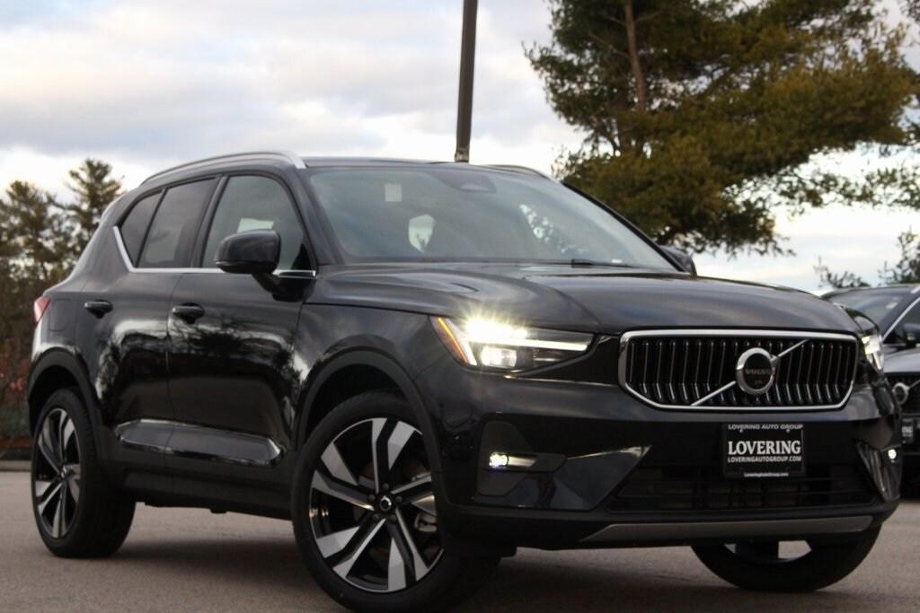 new 2025 Volvo XC40 car