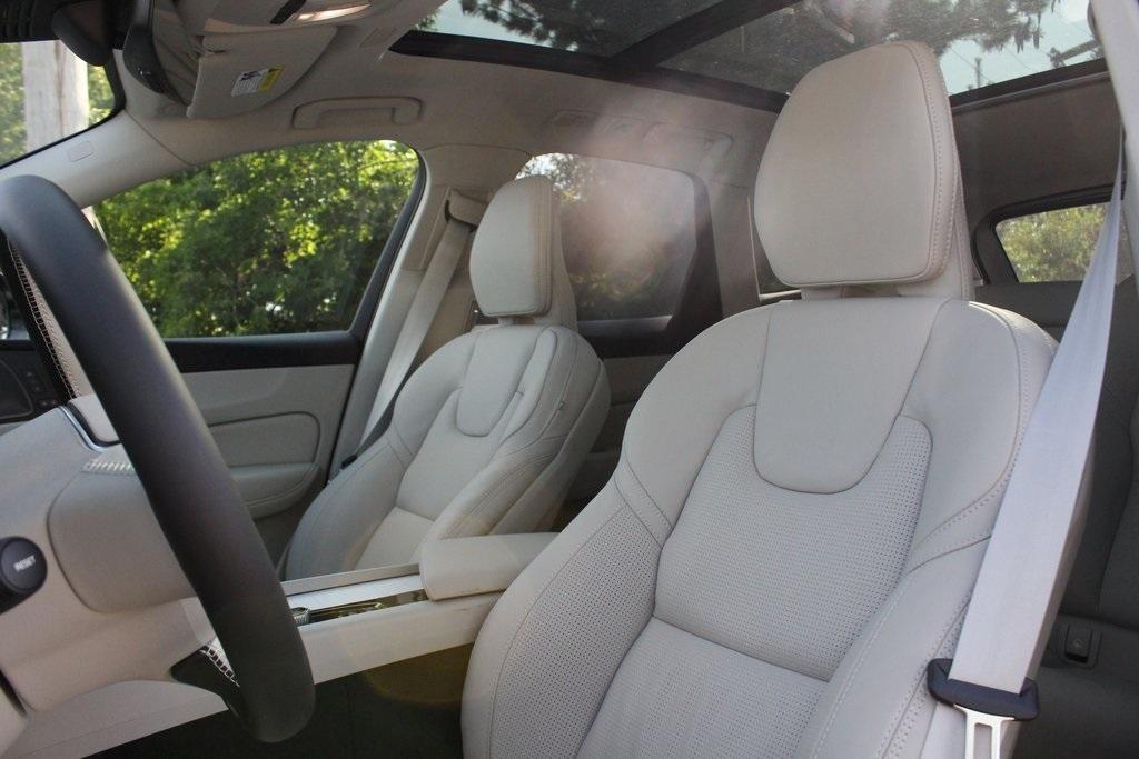 new 2026 Volvo XC60 car, priced at $63,935
