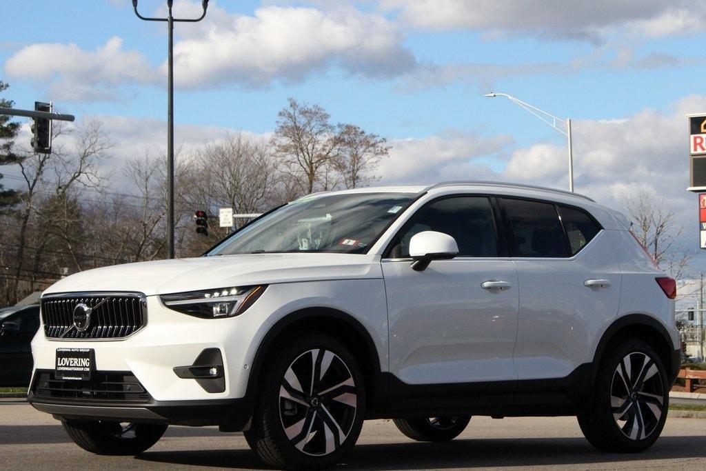 new 2025 Volvo XC40 car, priced at $49,540