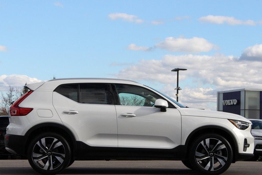 new 2025 Volvo XC40 car, priced at $49,540