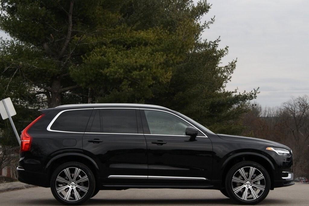 new 2025 Volvo XC90 Plug-In Hybrid car