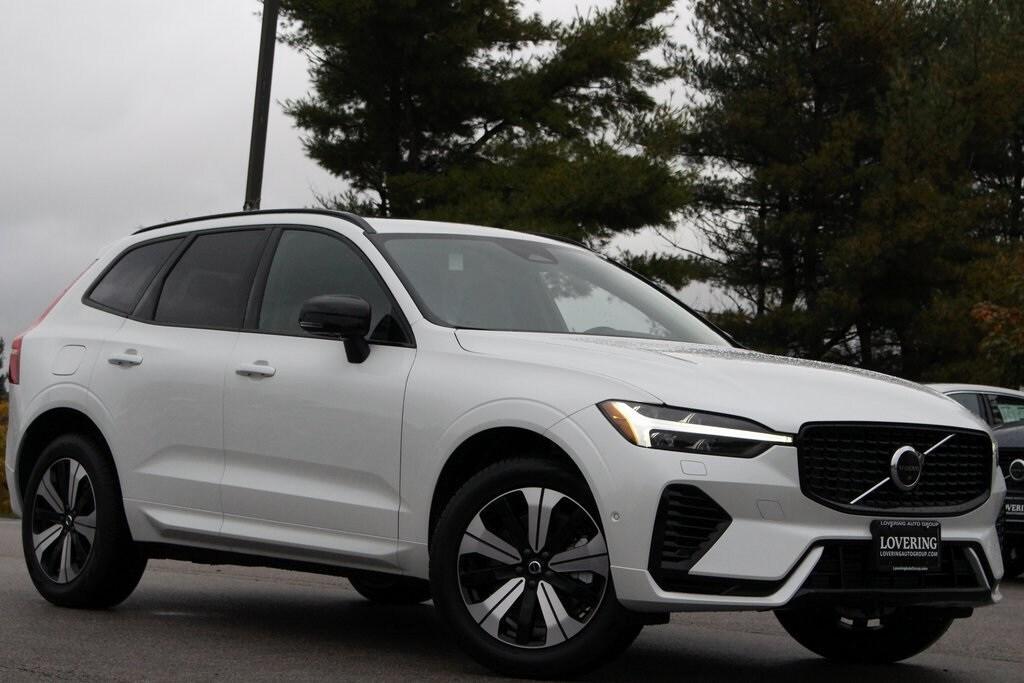 new 2025 Volvo XC60 Plug-In Hybrid car