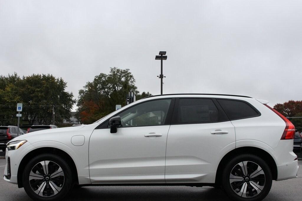 new 2025 Volvo XC60 Plug-In Hybrid car