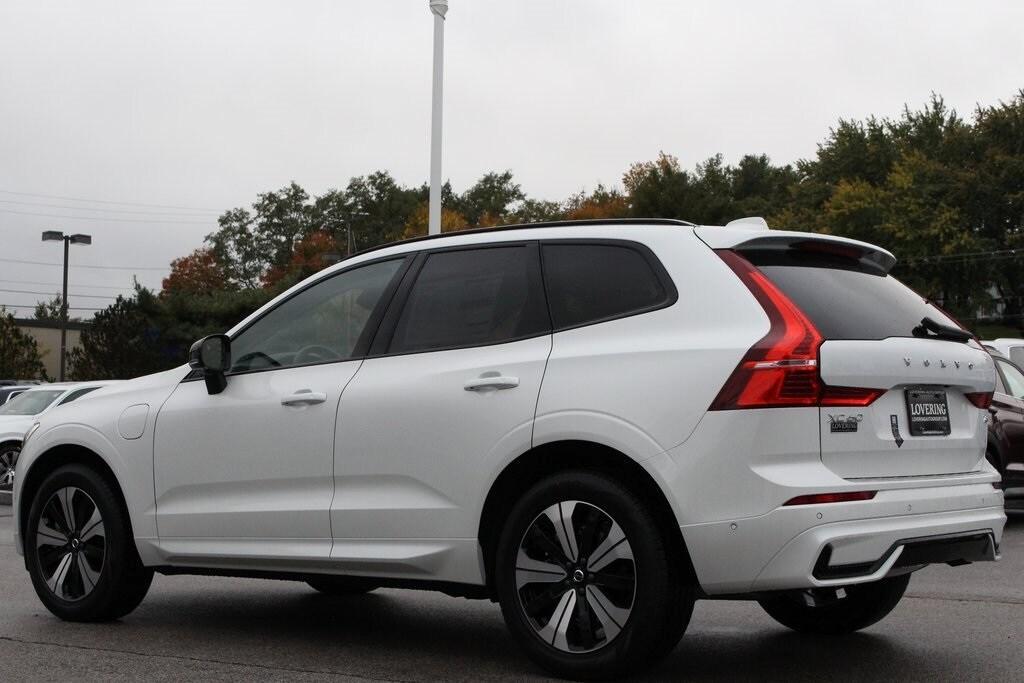 new 2025 Volvo XC60 Plug-In Hybrid car