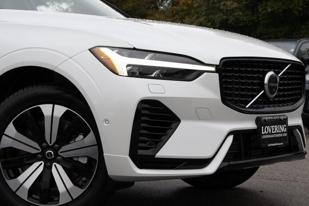 new 2025 Volvo XC60 Plug-In Hybrid car