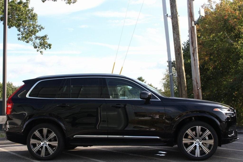 new 2025 Volvo XC90 Plug-In Hybrid car