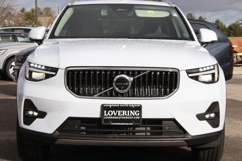 new 2025 Volvo XC40 car, priced at $51,215