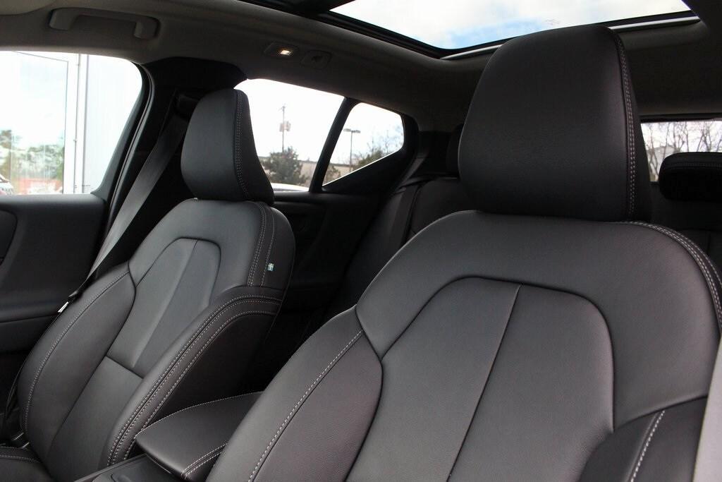 new 2025 Volvo XC40 car, priced at $48,215