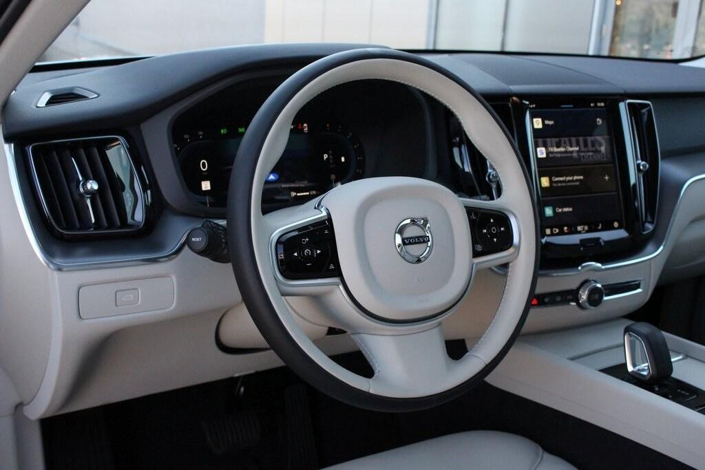 new 2025 Volvo XC60 car