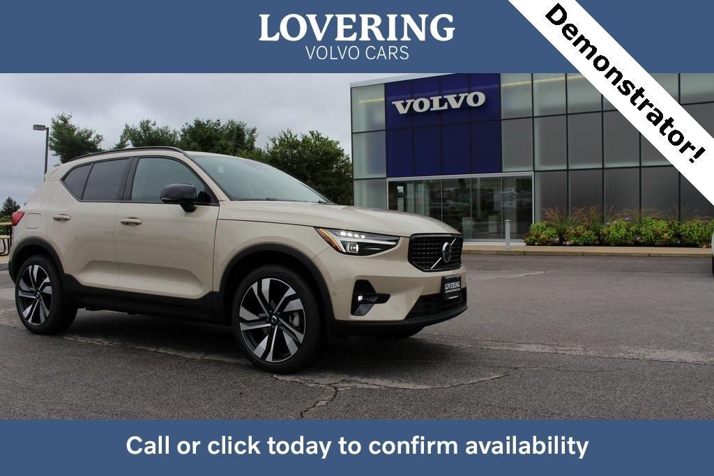 new 2025 Volvo XC40 car